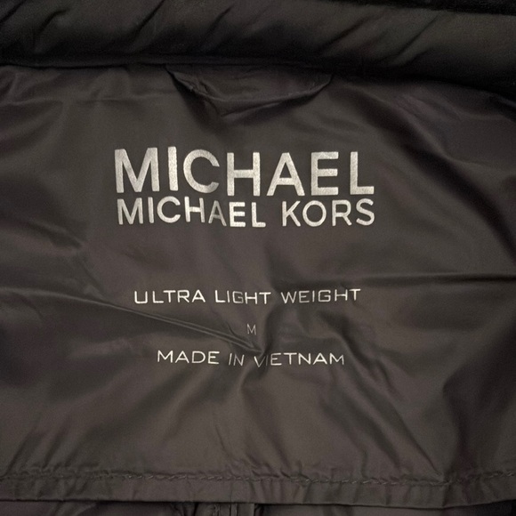 Michael Kors Puffer Coat with Hood - Picture 6 of 6